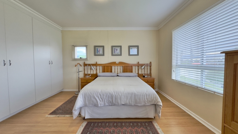 4 Bedroom Property for Sale in Greenways Golf Estate Western Cape